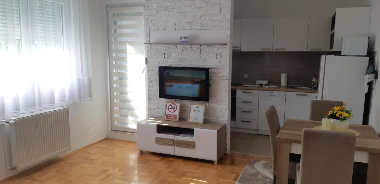 Appartamento Apartman Vlada Pirot Esterno foto