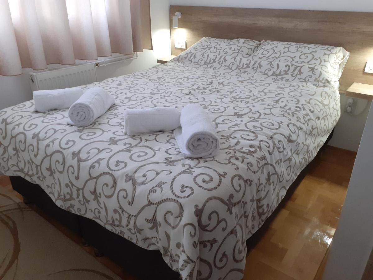 Appartamento Apartman Vlada Pirot Esterno foto